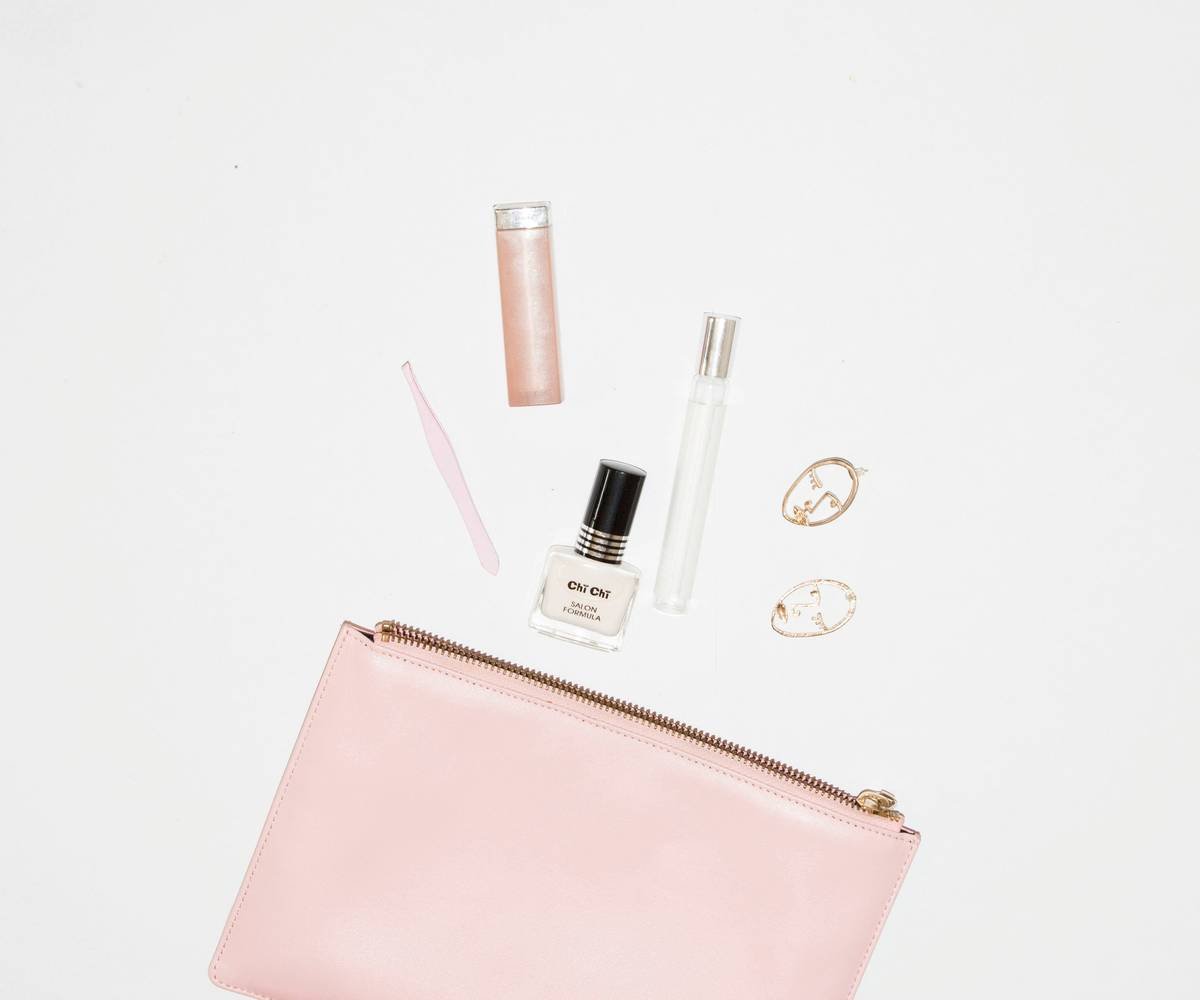 Side-by-side comparison: disorganized makeup spilling from a flimsy pouch vs. neatly arranged products in a structured, compartmentalized makeup storage bag with water-resistant lining