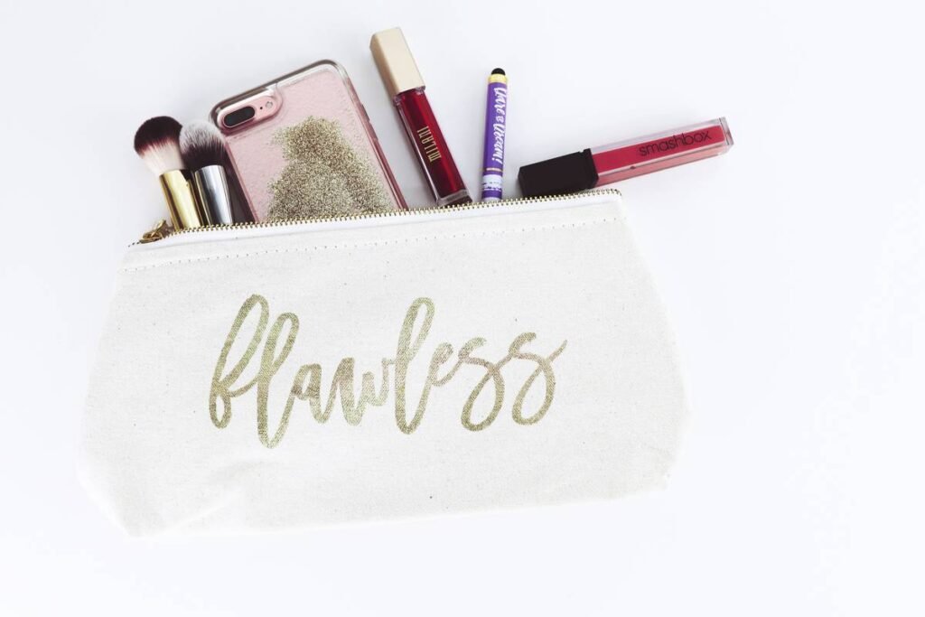 The Ultimate Guide to Choosing the Perfect Cosmetic Travel Case (No More Spilled Serums in Your Luggage!)