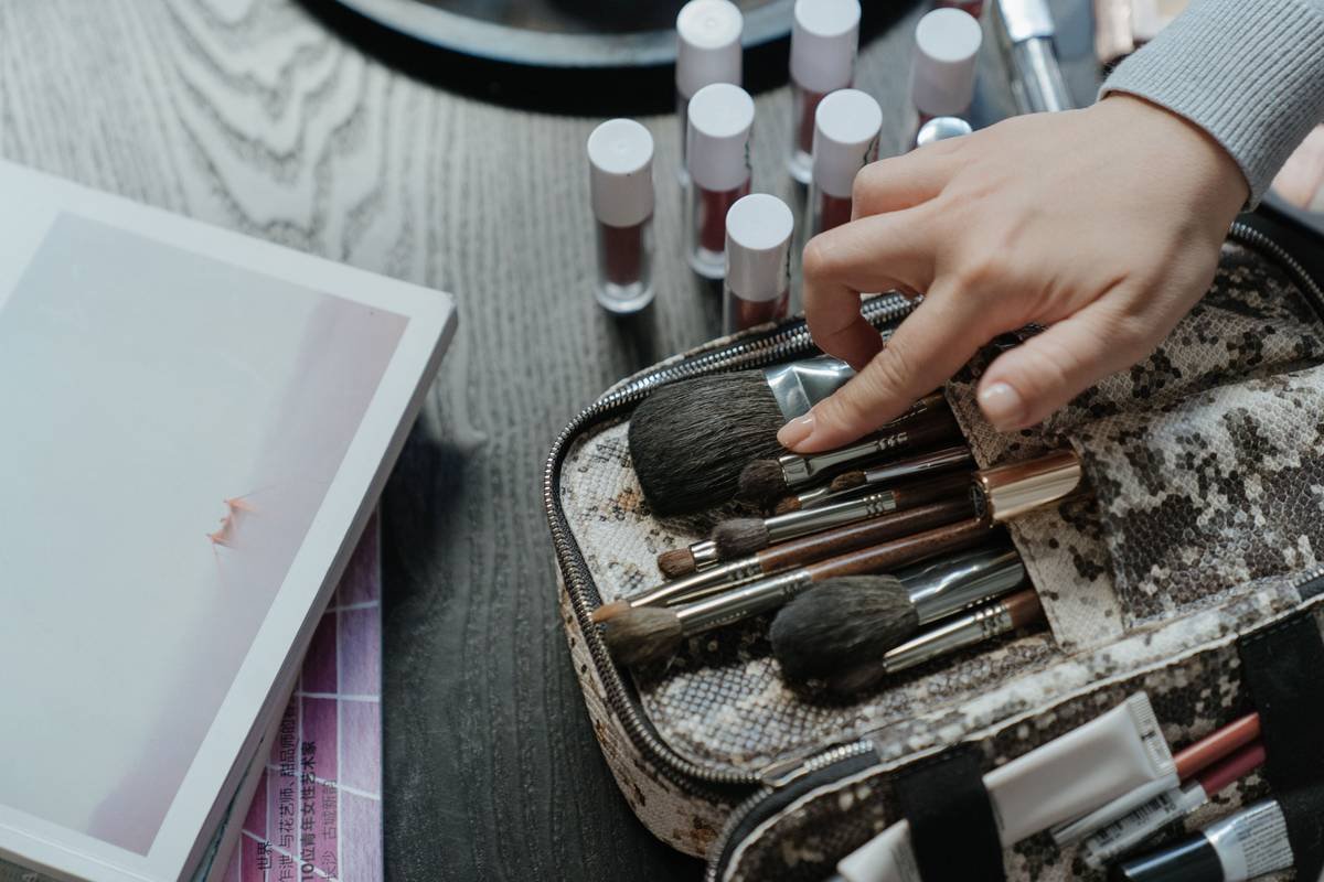 The Ultimate Guide to Choosing the Perfect Beauty Organizer Case (No More Makeup Graveyards!)
