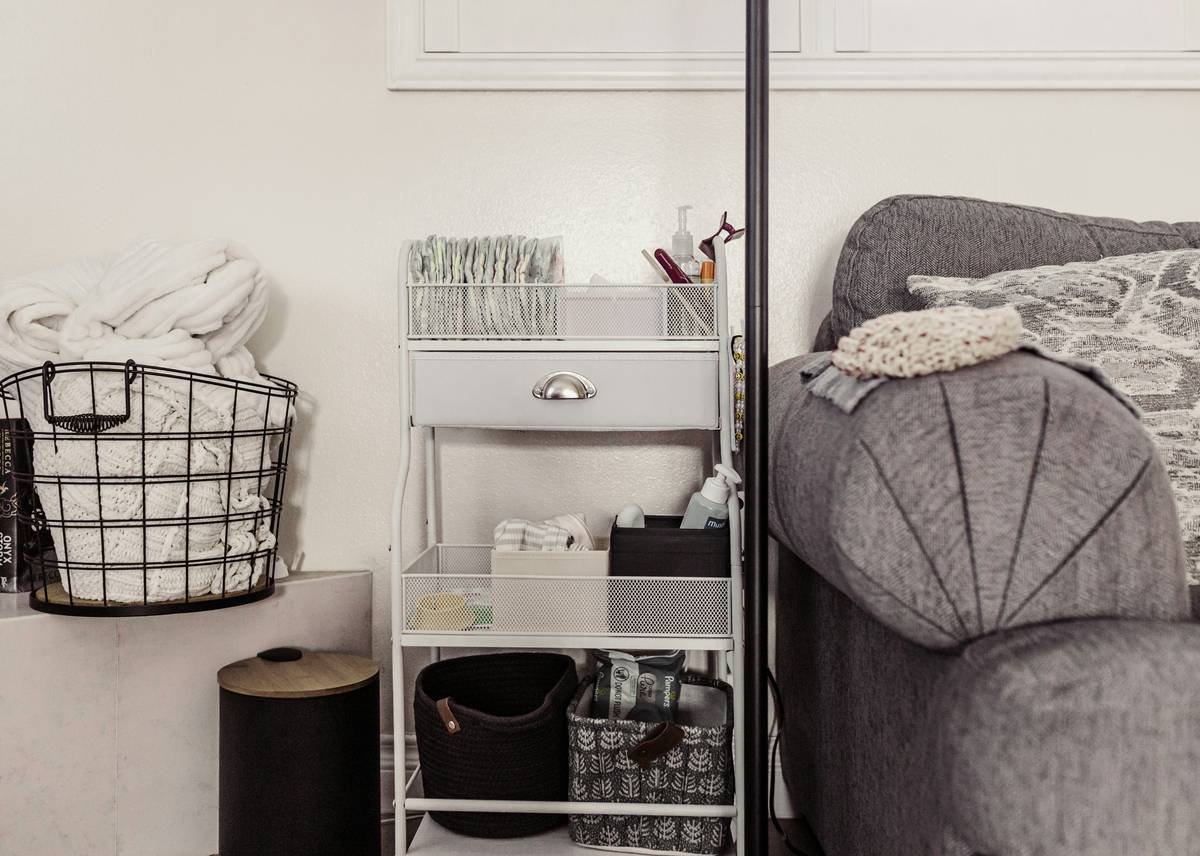 Why Your Makeup Chaos Ends with the Right Cosmetic Organization Rack
